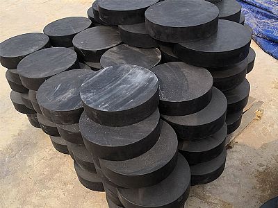 东辽县板式橡胶支座由若干层橡胶片与薄钢板经加压硫化